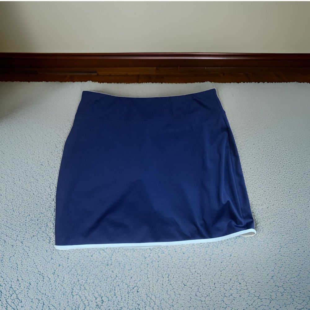 Tommy Bahama Tennis Skort in Blue with White Trim Size Medium - Picture 5 of 5
